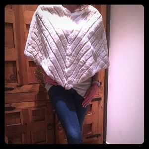 THEORY lapin fur ultra chic poncho!!!❤️