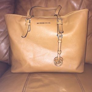 Michael Kors tote