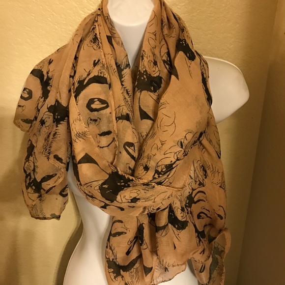 Marilyn Monroe portrait scarf - Picture 3 of 3