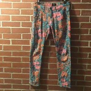 BDG Mid Rise Cigarette Ankle jeans size 27/30