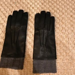 Leather gloves never worn
