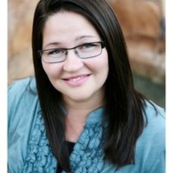 Meet your Posher, Camelia - Picture 1 of 1