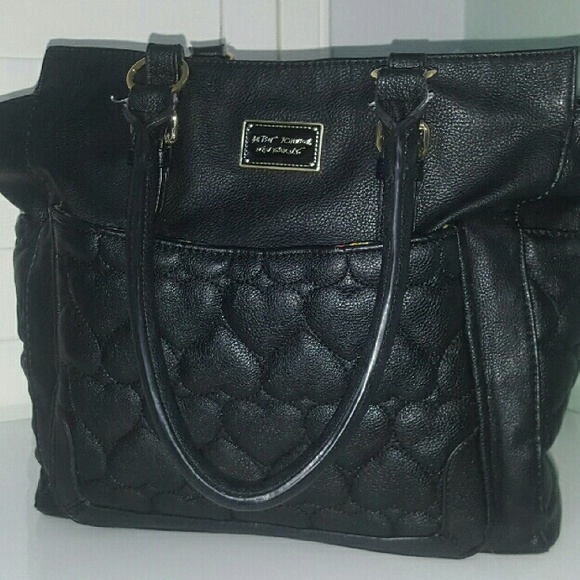 Betsey Johnson heart Shoulder bag.