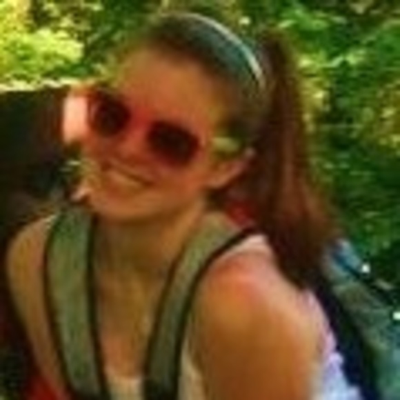 Meet your Posher, Karyn - Picture 1 of 1