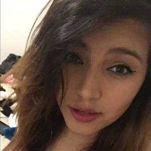 Meet your Posher, Aline