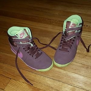 NIKE - Vintage high tops!