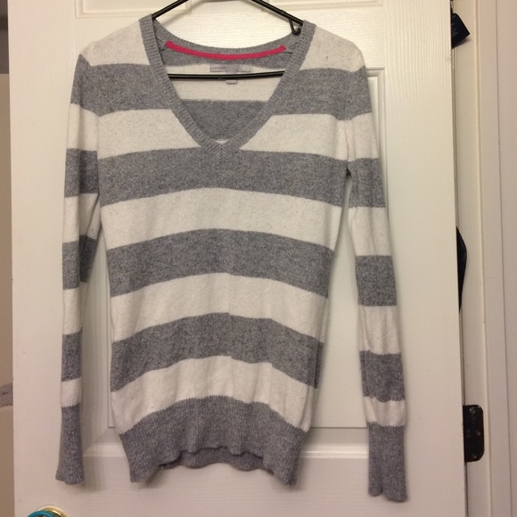 Old navy sweater
