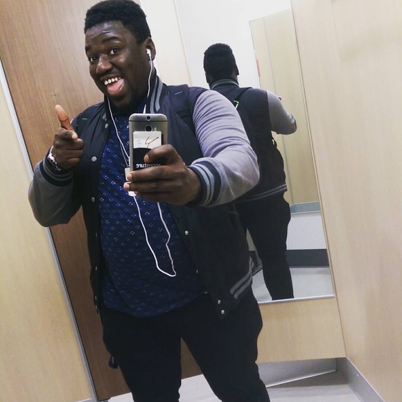 Meet your Posher, Folajimi - Picture 1 of 1