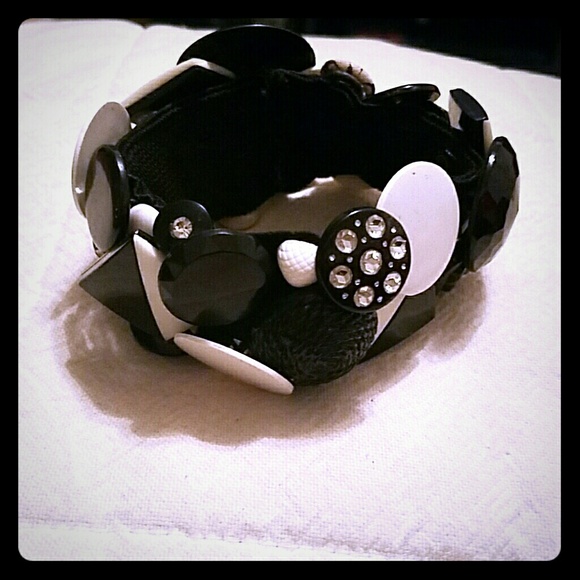 Vintage 80s black and white bracelet