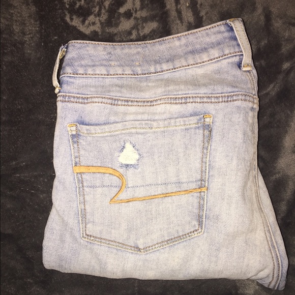 AMERICAN EAGLE JEANS