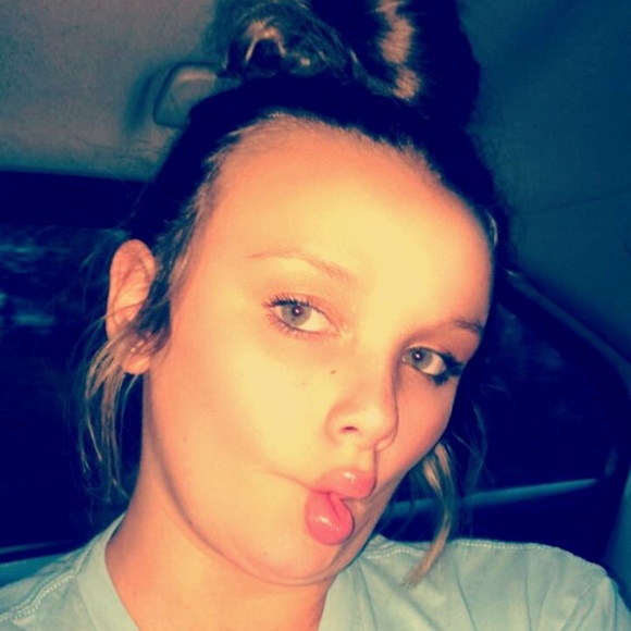 Meet your Posher, Jazmin - Picture 1 of 1