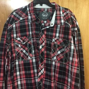 Buckle BKE athletic XXXL red,black,and white.