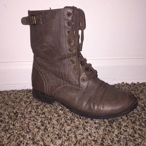 Combat boots