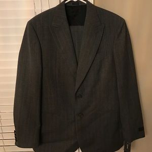 Men's express suit never worn