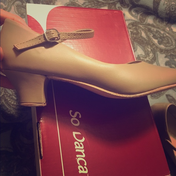 Woman's tan character dance shoes! Almost New!