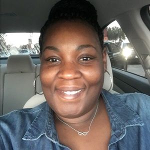 Meet your Posher, Devona