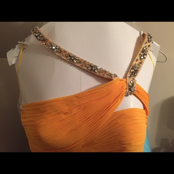 La Femme yellow formal dress - Picture 2 of 4
