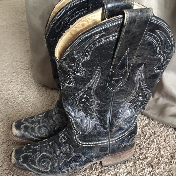 Corral boots