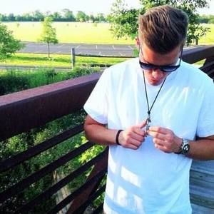 Meet your Posher, Hunter