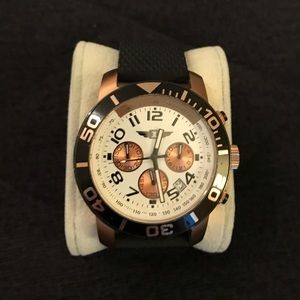 Invicta black/rose gold watch