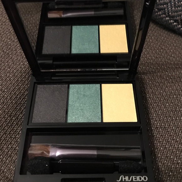 Shiseido Eye Color Trio 'GR716-Vinyl'