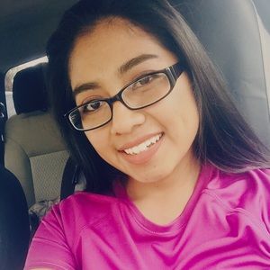 Meet your Posher, Andreina