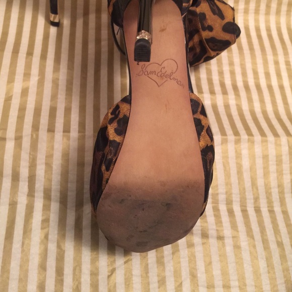 Sam Edelman ankle strap pumps. - Picture 3 of 4