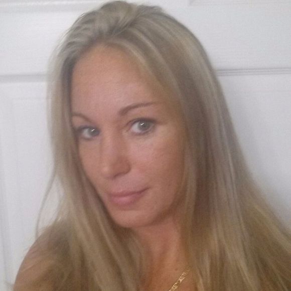 Meet your Posher, Stephanie - Picture 1 of 1