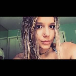 Meet your Posher, Caroline