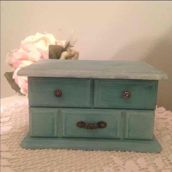 Shabby chic Jewelry box
