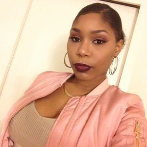 Meet your Posher, Whitney