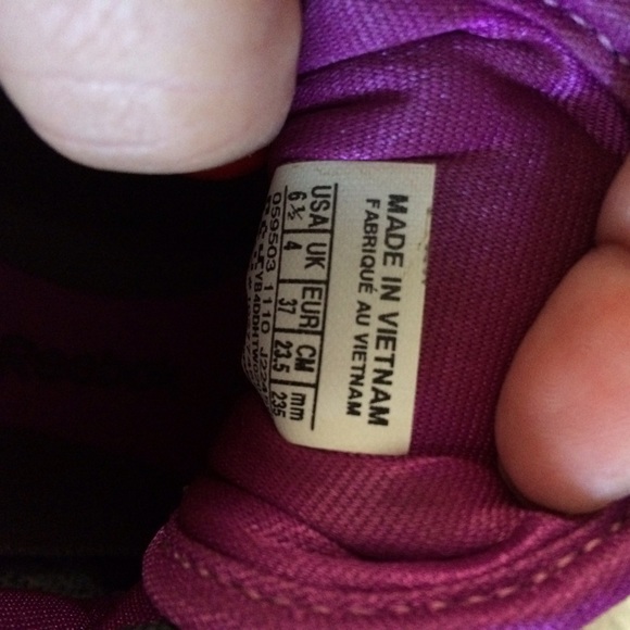 Shoes - Picture 4 of 4