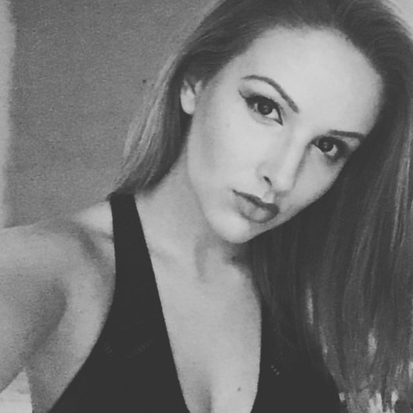 Meet your Posher, Alicia