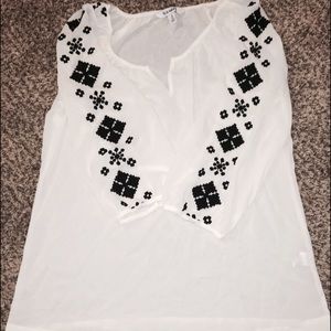 Old navy ivory and black blouse size med