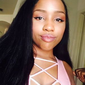 Meet your Posher, Lacey