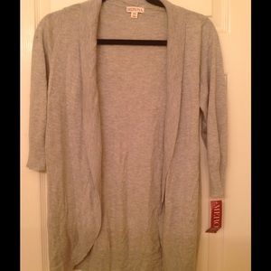 Light, gray, 3/4 sleeve sweater