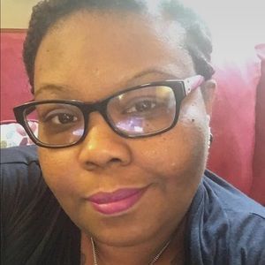 Meet your Posher, Monica