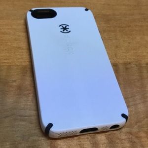 White Iphone 5/5s speck case.