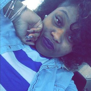 Meet your Posher, Thea