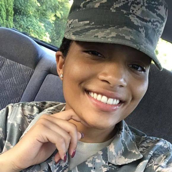 Meet your Posher, Desarae