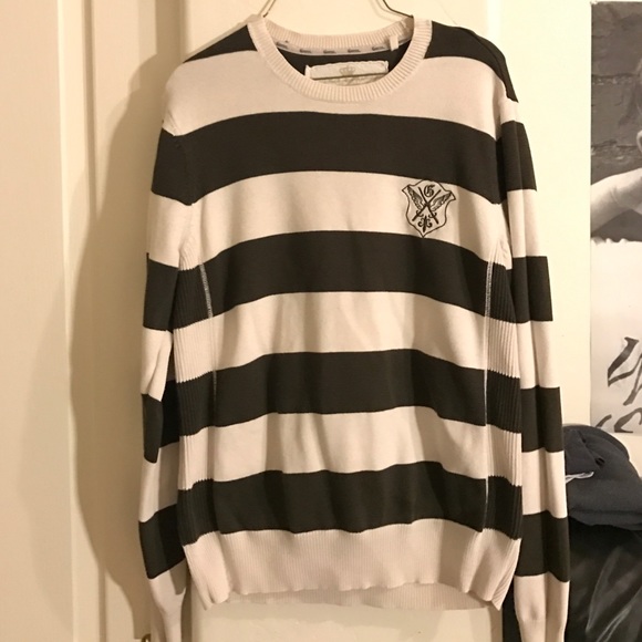 White and Dark Green Guess Sweater