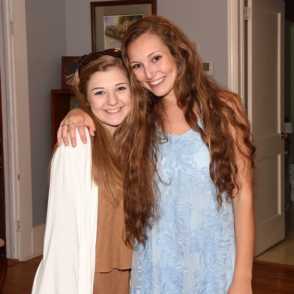 Meet your Posher, Mikayla - Picture 1 of 1