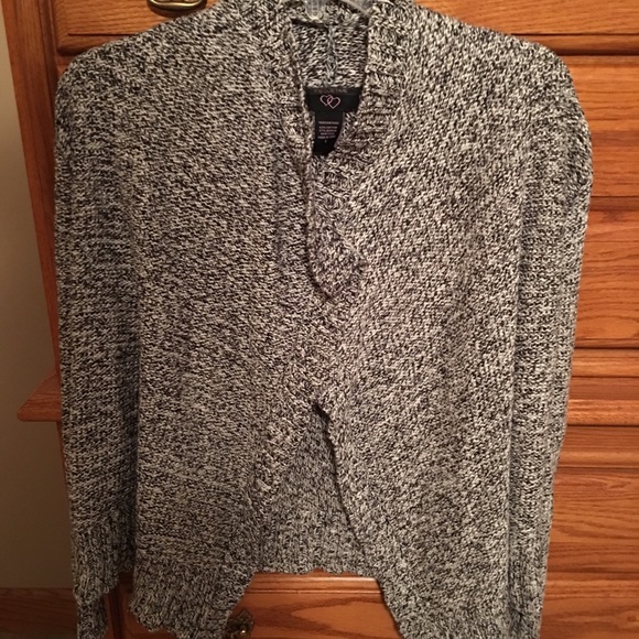 Sweater - Picture 2 of 4