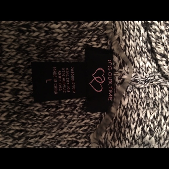Sweater - Picture 4 of 4