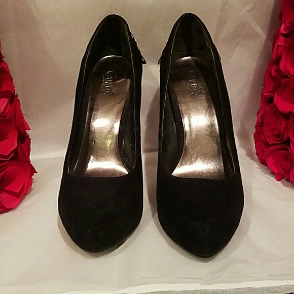 Gorgeous Suede Heelz with Silver Detail - Picture 3 of 4