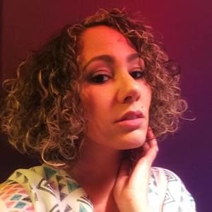 Meet your Posher, Dina