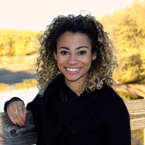 Meet your Posher, Dacey - Picture 1 of 1