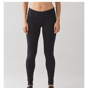 {SOLD} LULULEMON BLACK WUNDER UNDER LEGGINGS