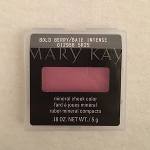Mary Kay mineral cheek color in bold berry