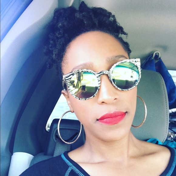 Meet your Posher, Marla - Picture 1 of 1